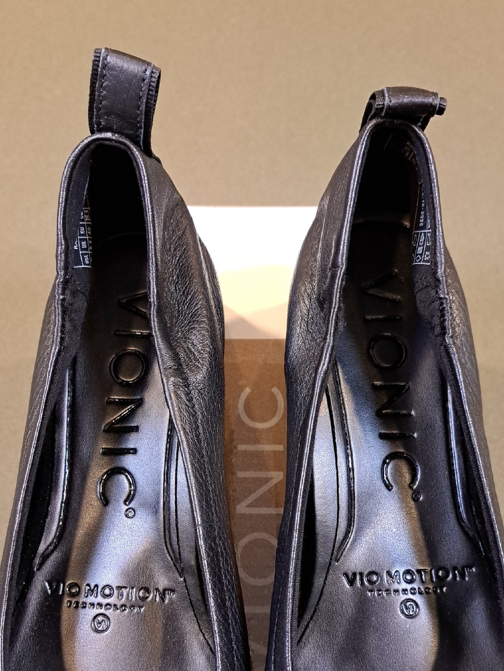 Vionic Ramona Block Heel Pump - Color: Black - Size: 9 - Picture 4 of 9